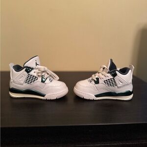 Jordan 4 Retro TD Box in White and Green